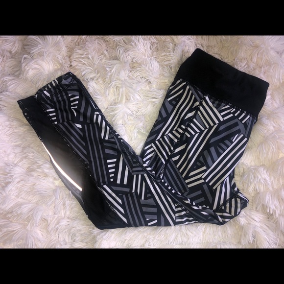 Pants - Workout Capri leggings